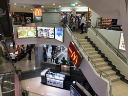 Queensway Tower / Queensway Shopping Centre (D3), Retail #213760991
